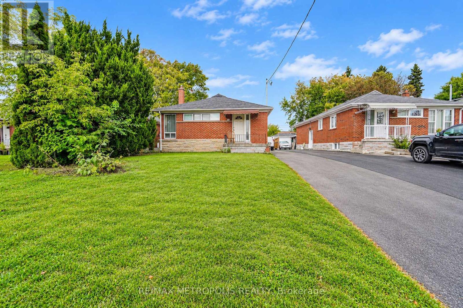 46 Miramar Crescent, Toronto, Ontario  M1J 1R4 - Photo 5 - E14093310