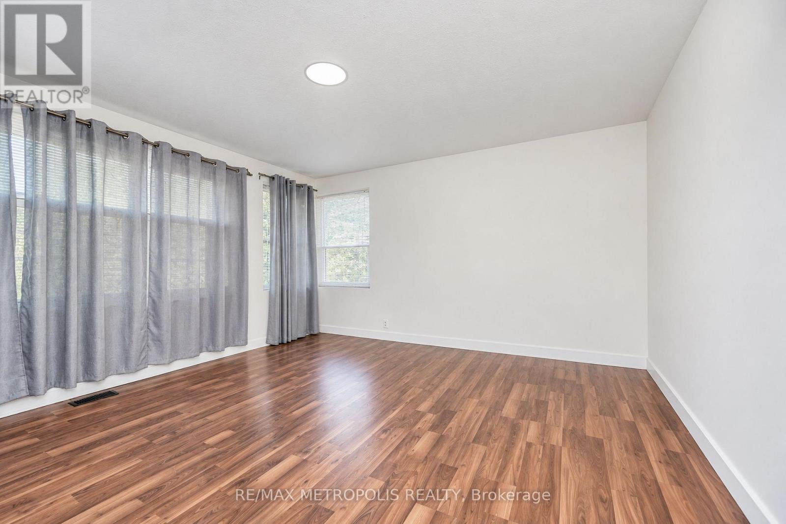 46 Miramar Crescent, Toronto, Ontario  M1J 1R4 - Photo 7 - E14093310