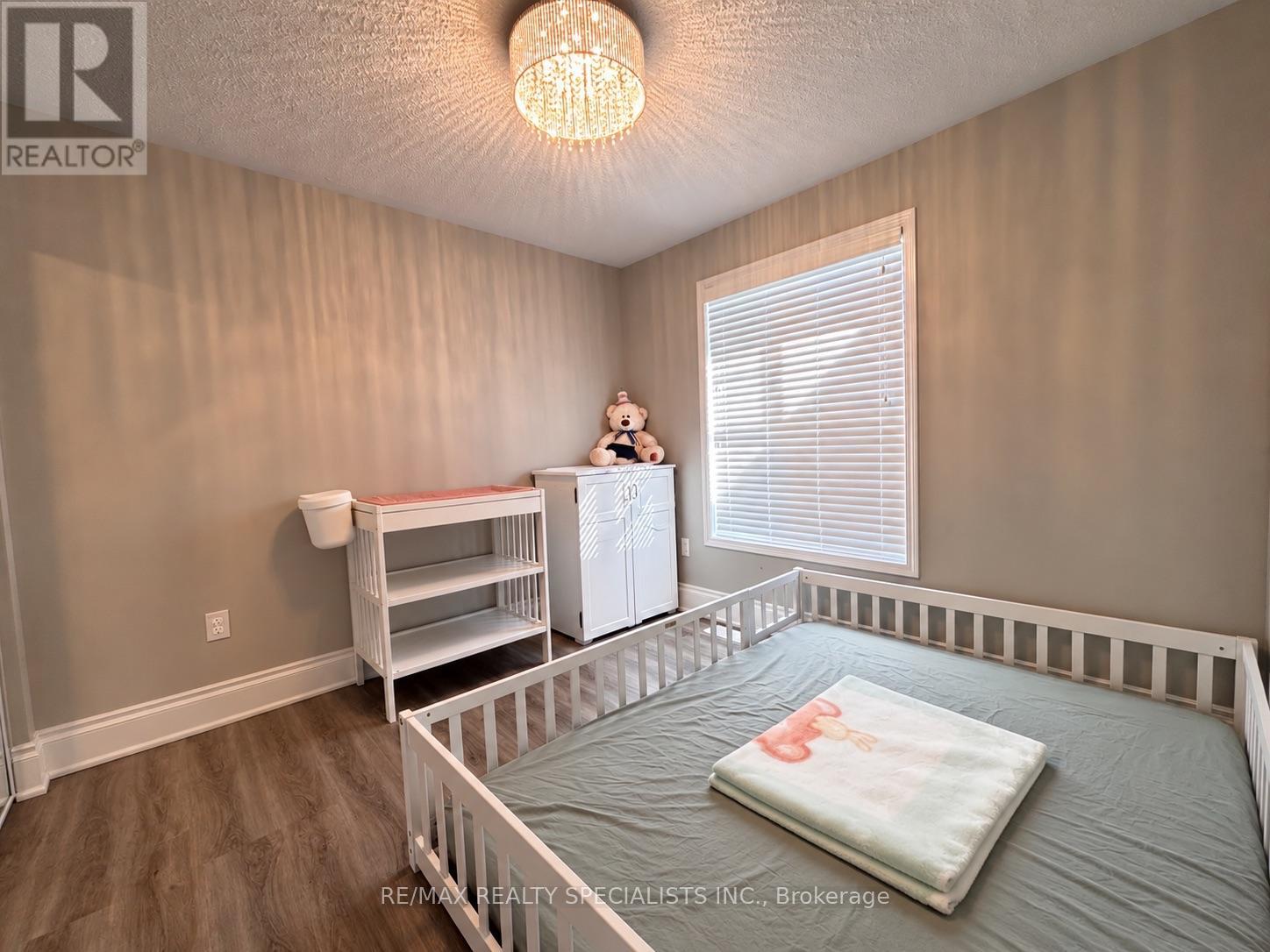 1061 Clark Boulevard, Milton, Ontario  L9T 6Y5 - Photo 11 - W14114740