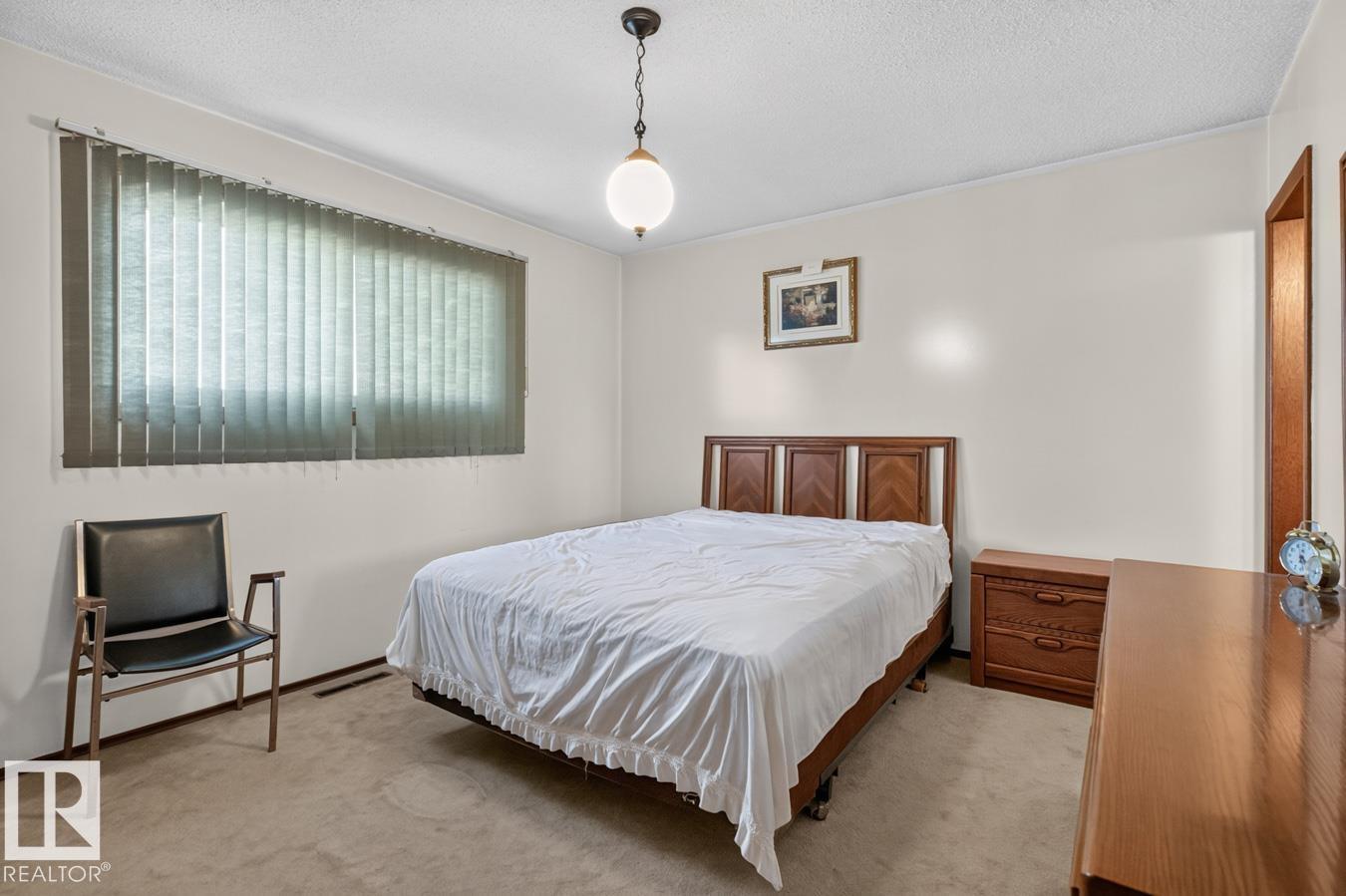 7016 86 AV NW