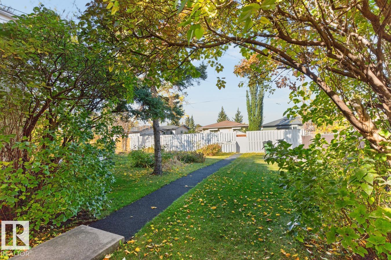 7016 86 AV NW