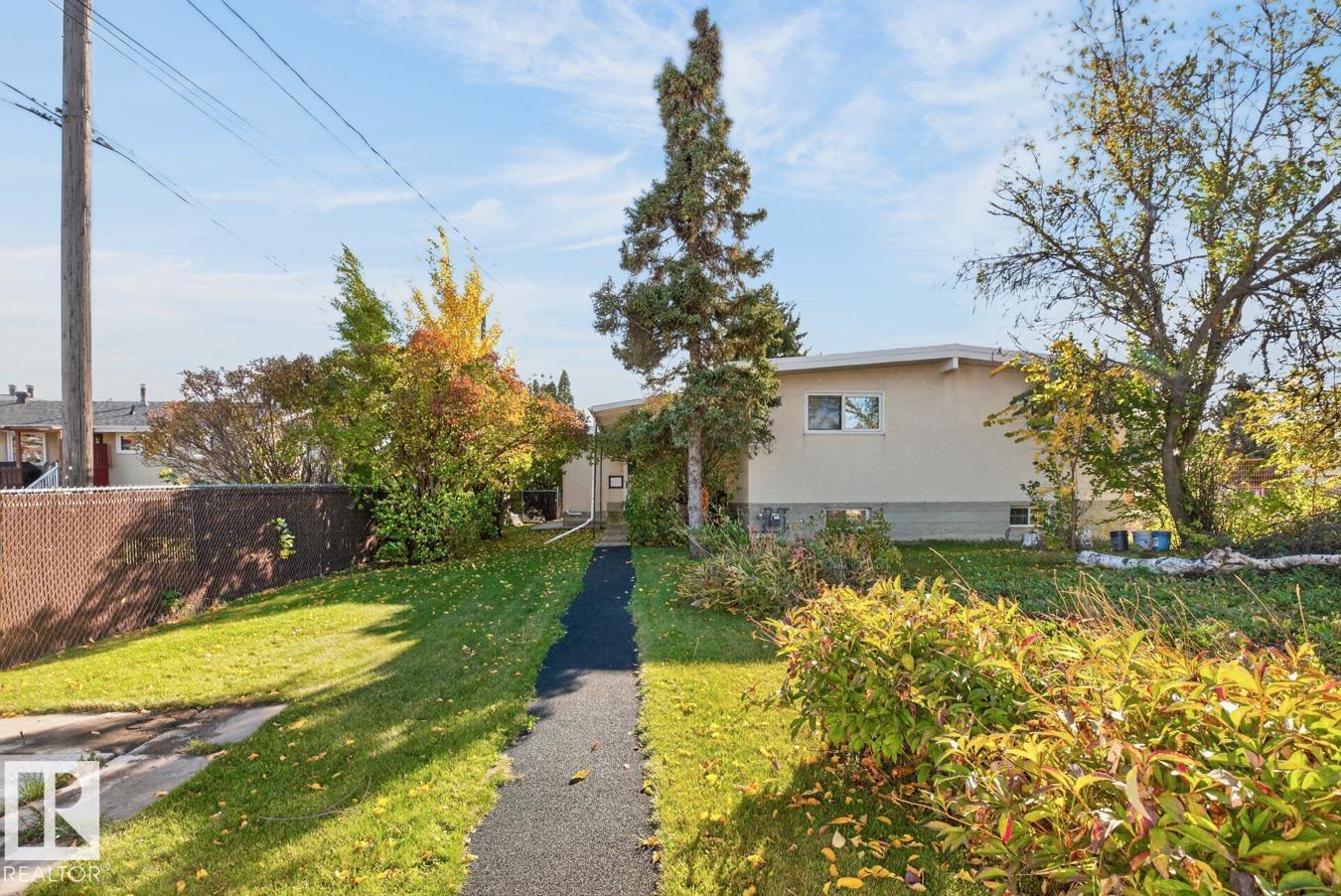 7016 86 AV NW