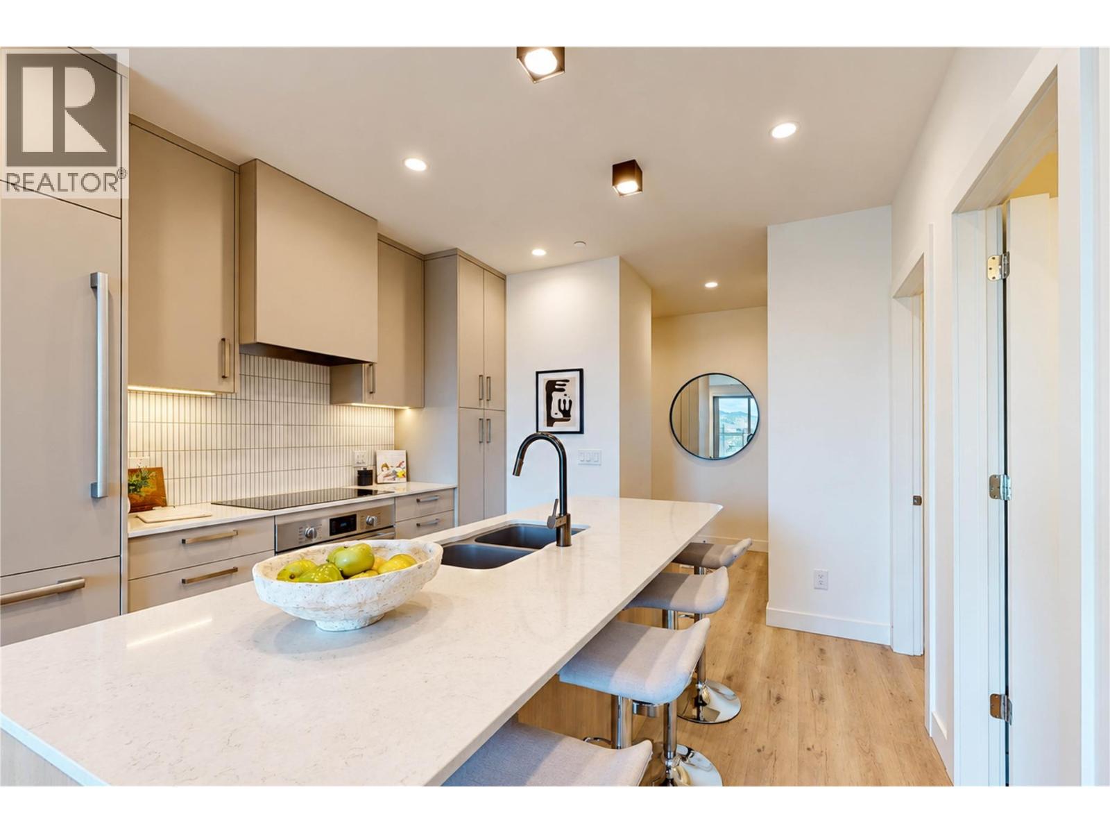 3300 Lakeshore Road Unit# 804, Kelowna, British Columbia