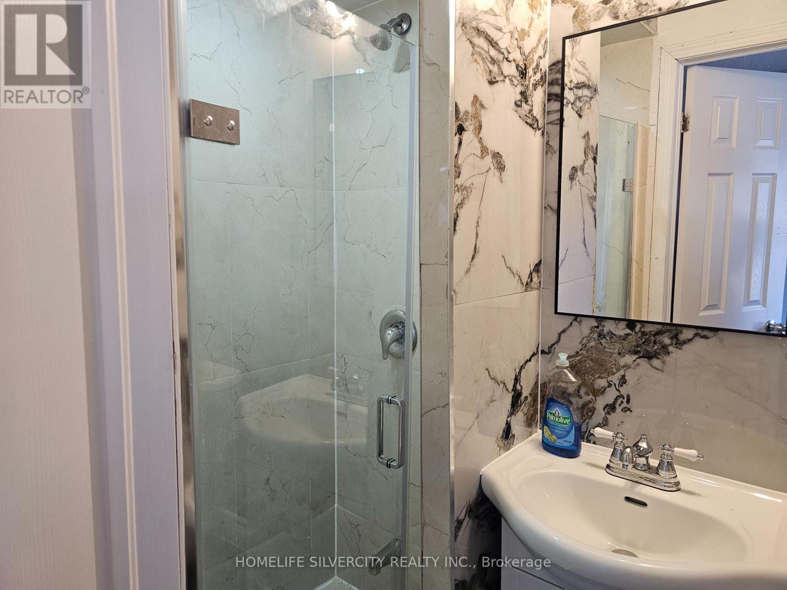 3143 Merritt Avenue, Mississauga, Ontario  L4T 1P4 - Photo 9 - W14103556