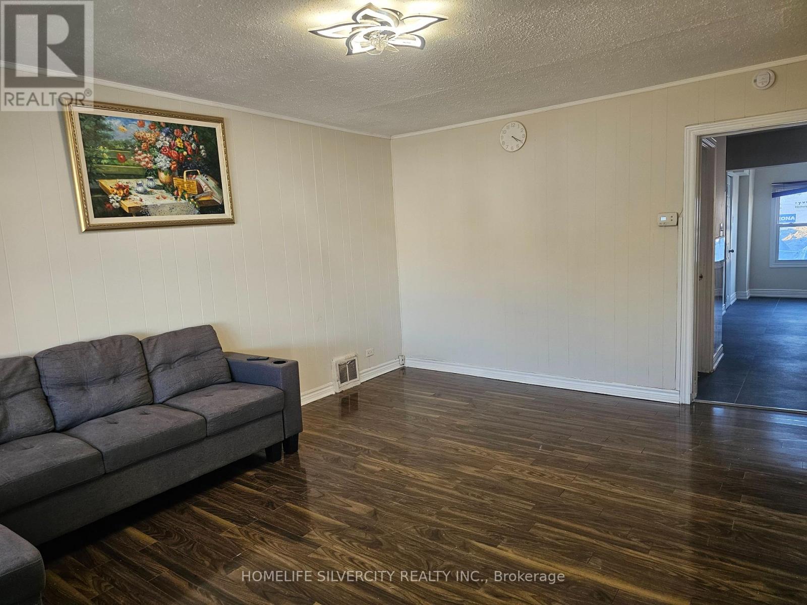 3143 Merritt Avenue, Mississauga, Ontario  L4T 1P4 - Photo 2 - W14103556