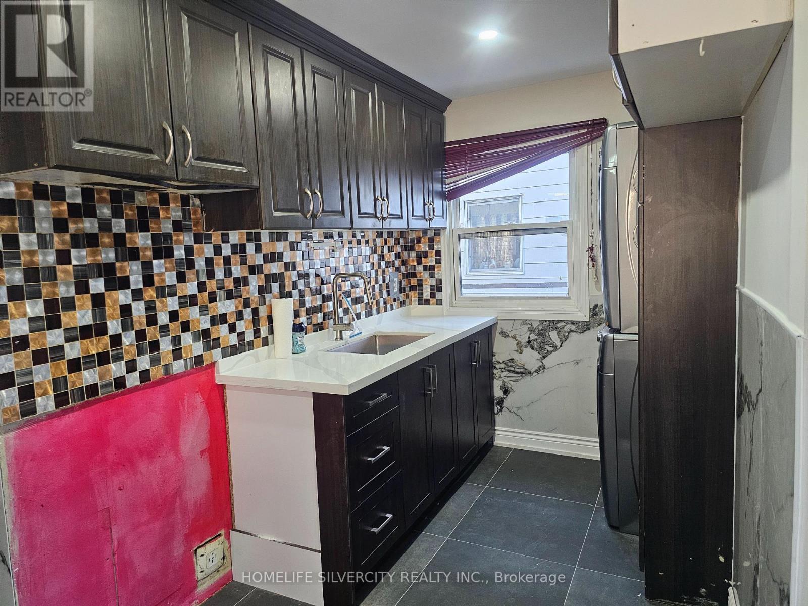 3143 Merritt Avenue, Mississauga, Ontario  L4T 1P4 - Photo 7 - W14103556