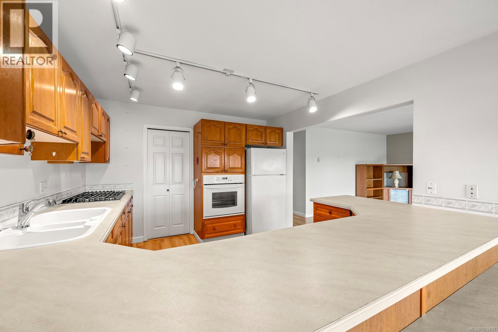 104 2970 Cliffe Ave, Courtenay, British Columbia  V9N 2L7 - Photo 73 - 1052607