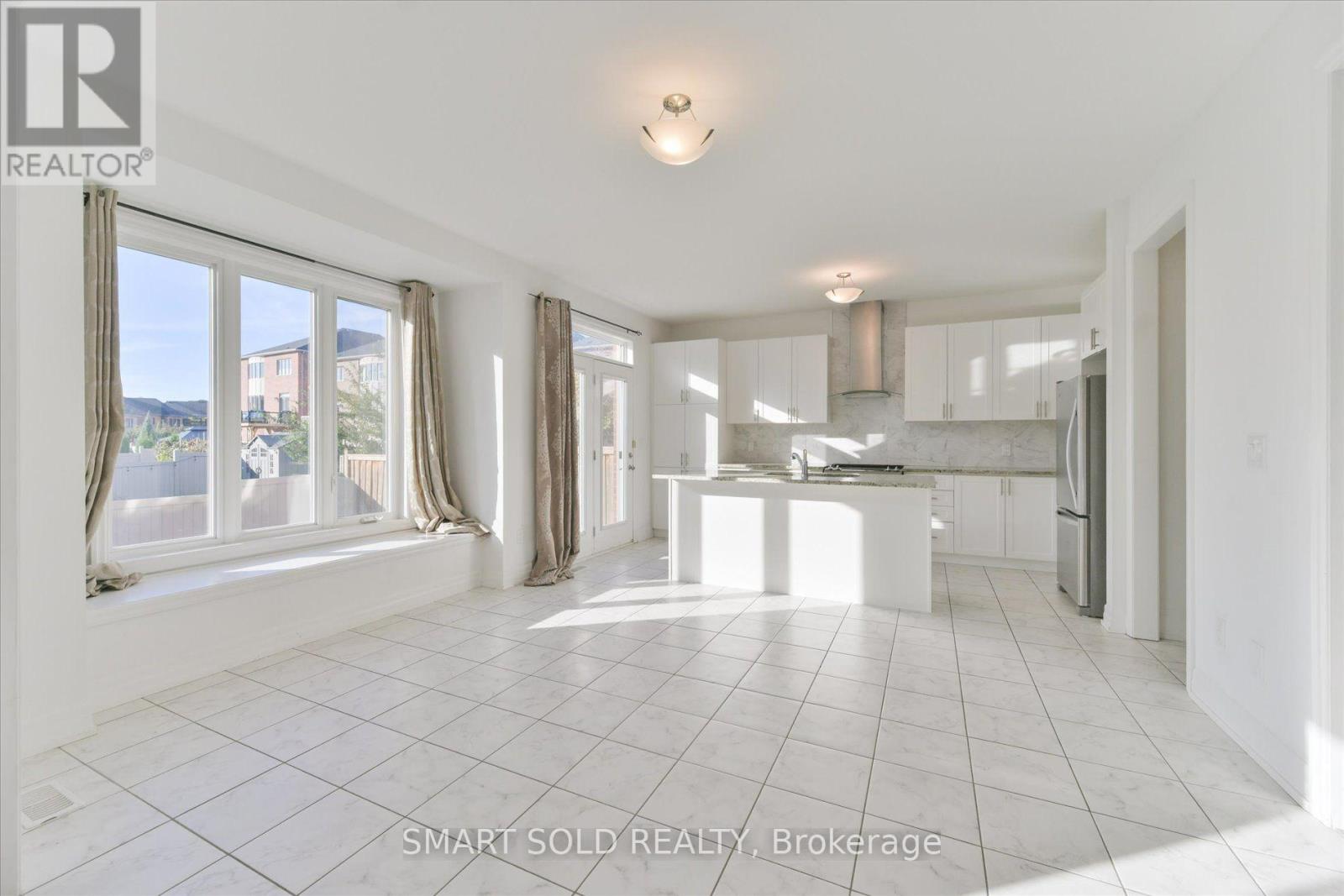 55 Charlotte Abby Drive, East Gwillimbury, Ontario  L9N 0T1 - Photo 10 - N14100920