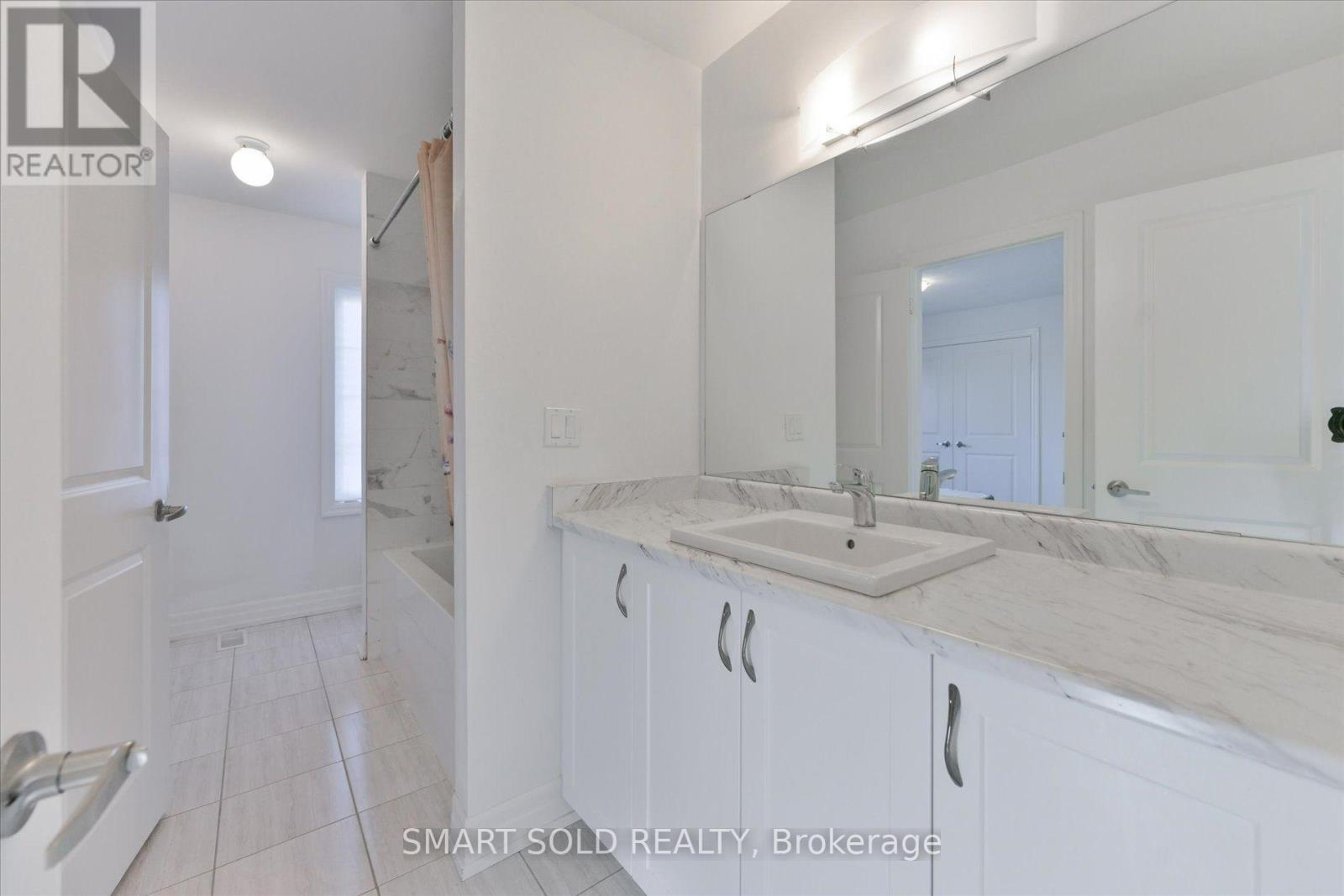 55 Charlotte Abby Drive, East Gwillimbury, Ontario  L9N 0T1 - Photo 34 - N14100920
