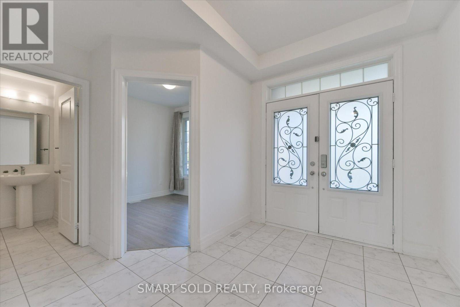 55 Charlotte Abby Drive, East Gwillimbury, Ontario  L9N 0T1 - Photo 4 - N14100920