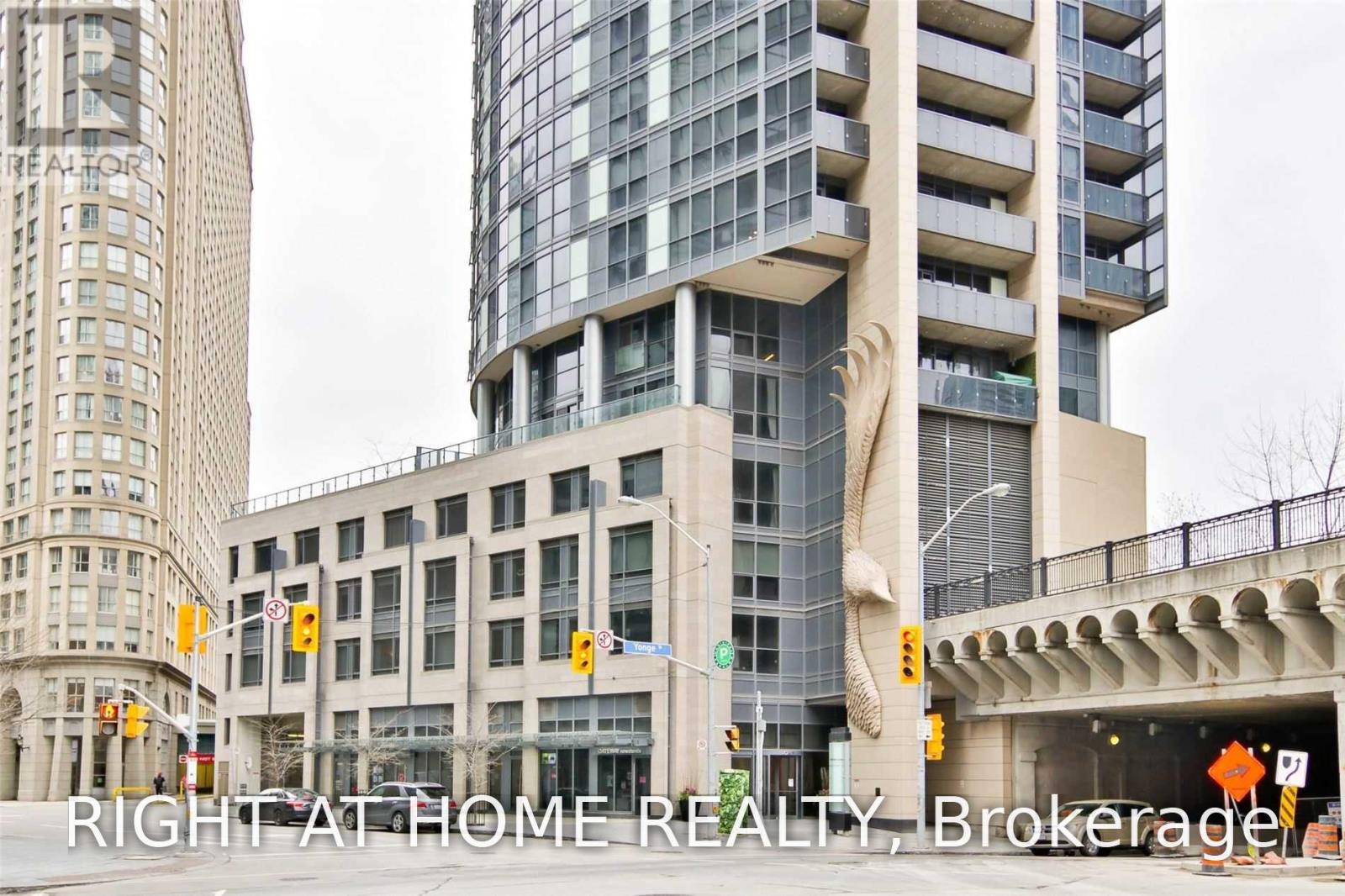 1902 - 1 The Esplanade, Toronto, Ontario  M5E 0A8 - Photo 2 - C14114790