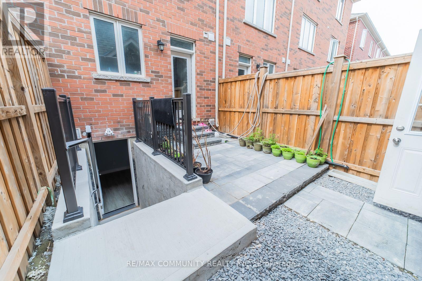 59 Jolly Way, Toronto, Ontario  M1P 0E2 - Photo 3 - E14114820