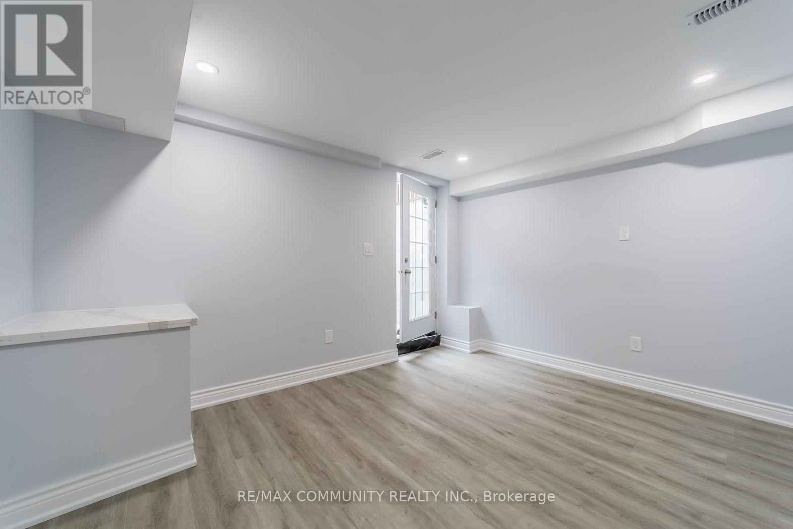 59 Jolly Way, Toronto, Ontario  M1P 0E2 - Photo 5 - E14114820