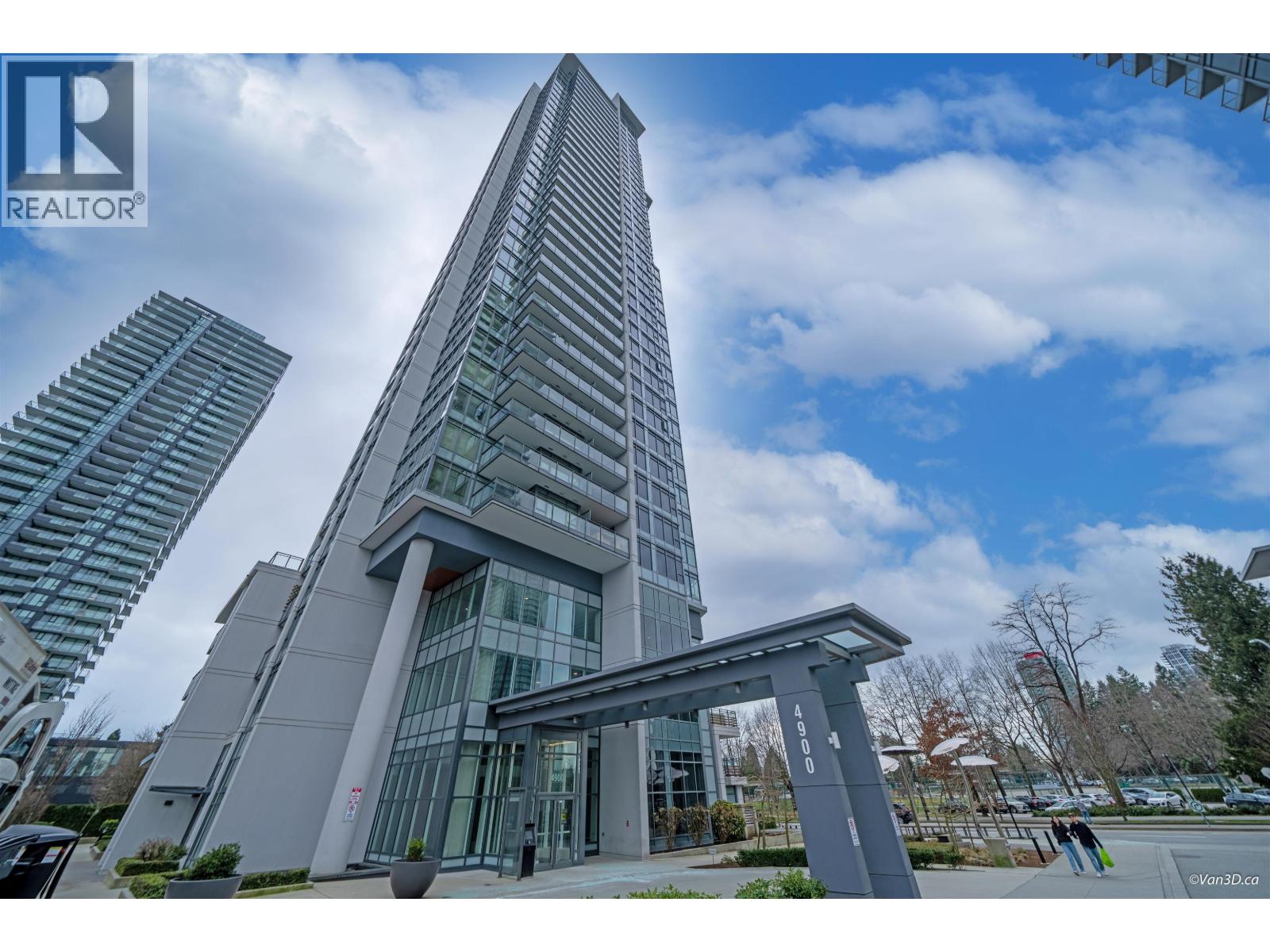 602 4900 LENNOX LANE, Burnaby, British Columbia
