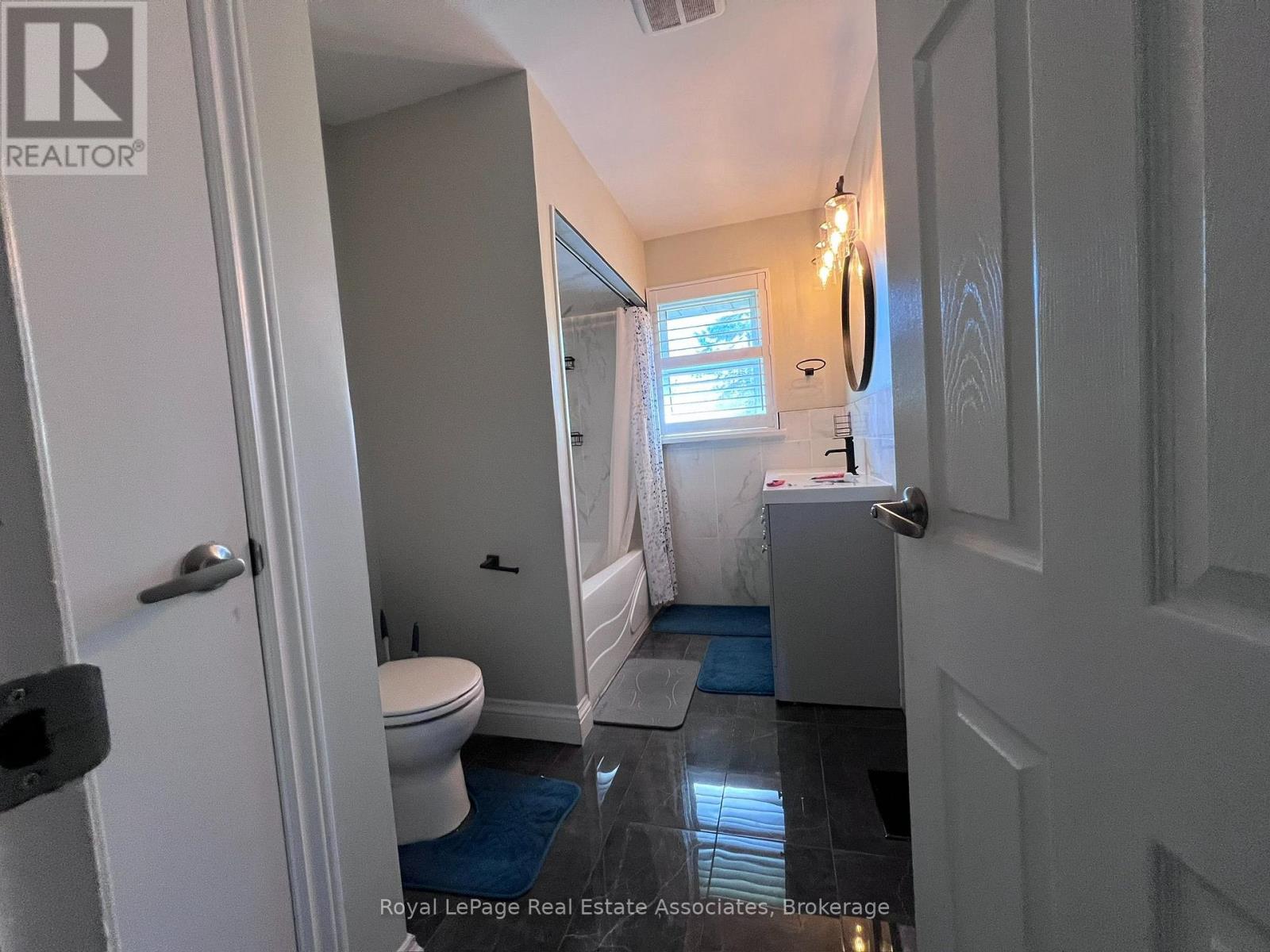 Upper - 222 Columbia Drive, Hamilton, Ontario  L9C 3Y9 - Photo 17 - X14113512