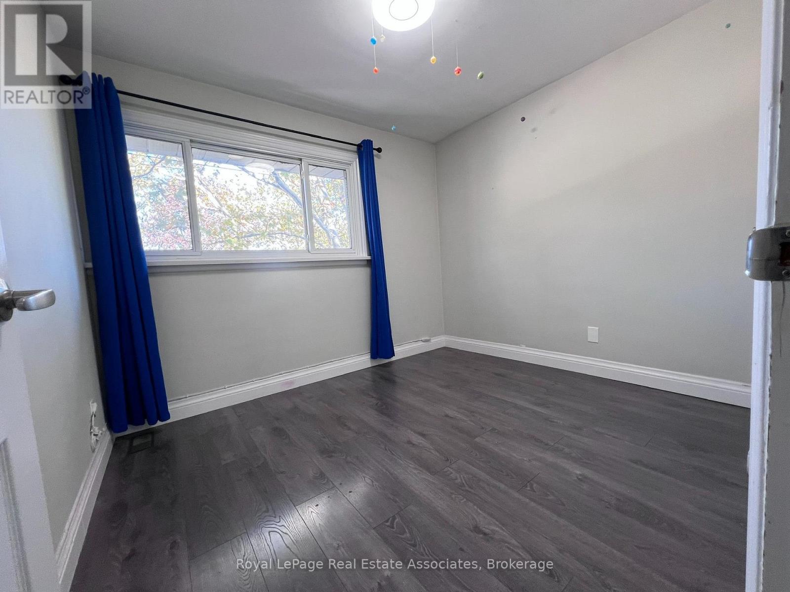 Upper - 222 Columbia Drive, Hamilton, Ontario  L9C 3Y9 - Photo 19 - X14113512