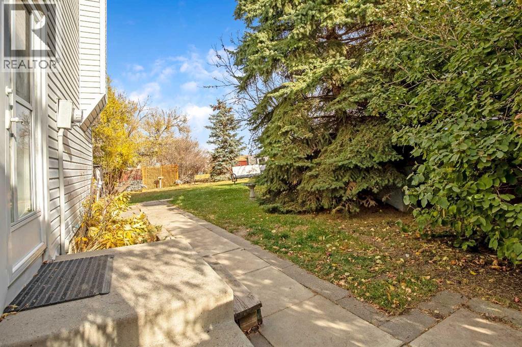 44 Abingdon Court NE