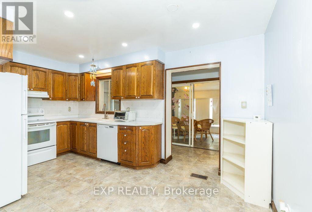 Main / Upper - 64 Burden Crescent, Ajax, Ontario  L1S 3T8 - Photo 6 - E14114872