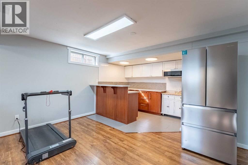 208 Woodpark Place Sw, Calgary, Alberta  T2M 2S5 - Photo 24 - A2349698