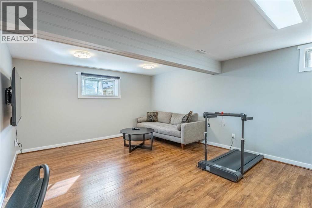 208 Woodpark Place Sw, Calgary, Alberta  T2M 2S5 - Photo 26 - A2349698