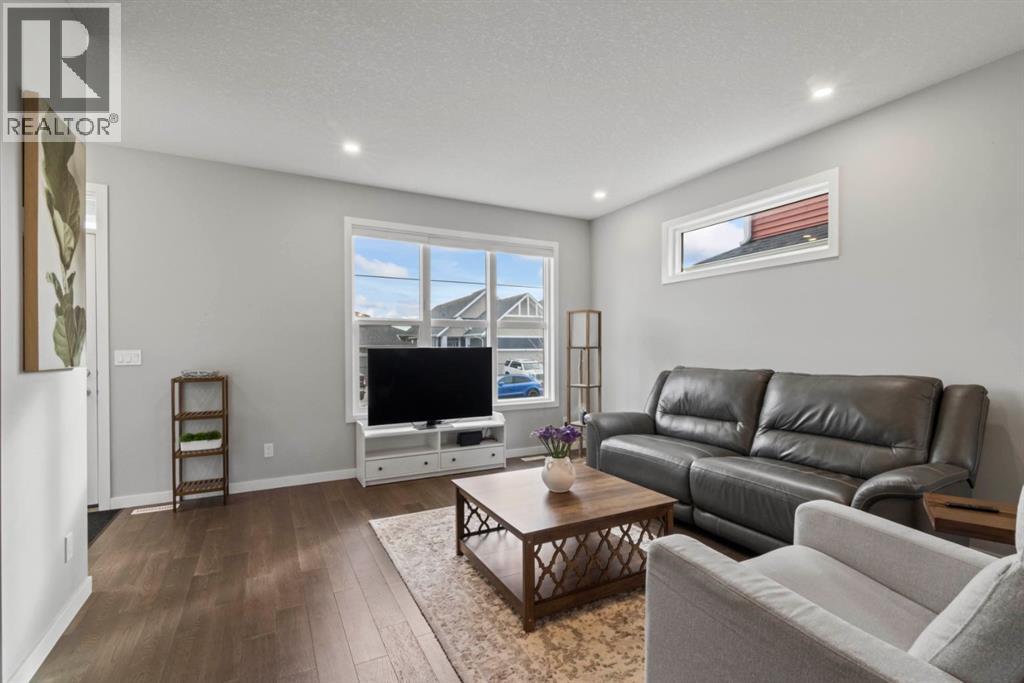 48 Birch Glen, Okotoks, Alberta  T1S 5T2 - Photo 6 - A2353227