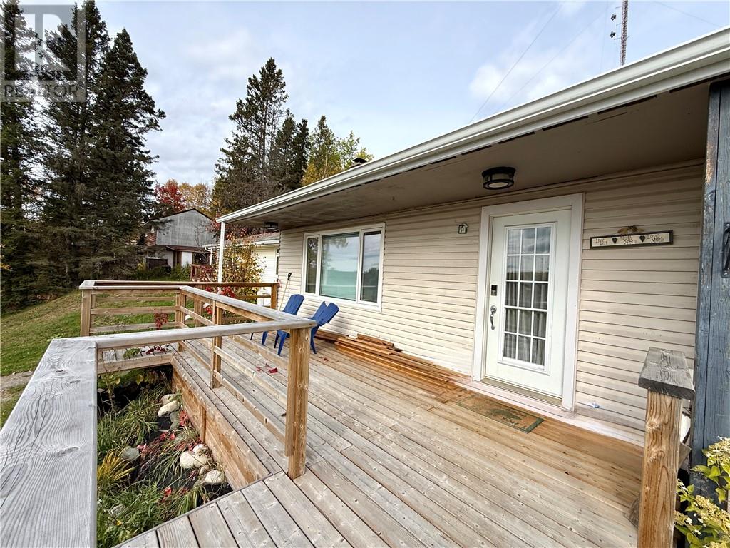 54 Maple Crescent, Atikokan, Ontario  P0T 1C0 - Photo 2 - 2131063