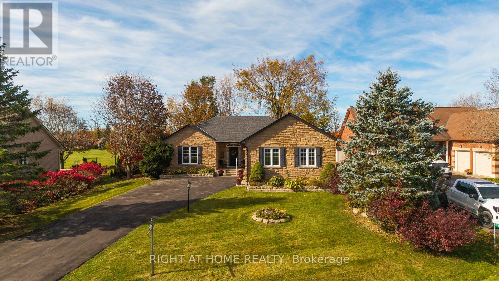21 CRESCENT MOON LANE, Kawartha Lakes, Ontario