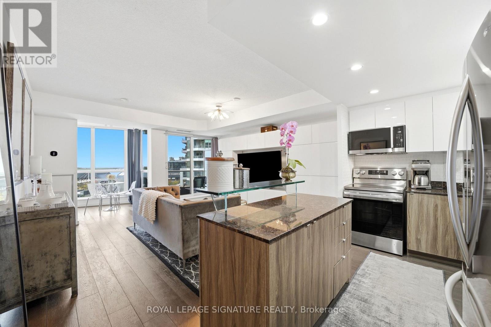 510 - 218 QUEENS QUAY W, Toronto, Ontario