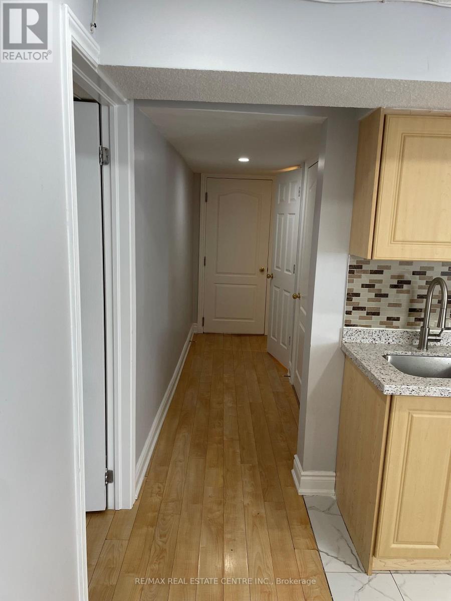 (Basement) - 1474 Pate Court, Mississauga, Ontario  L5V 2Y8 - Photo 2 - W14115026
