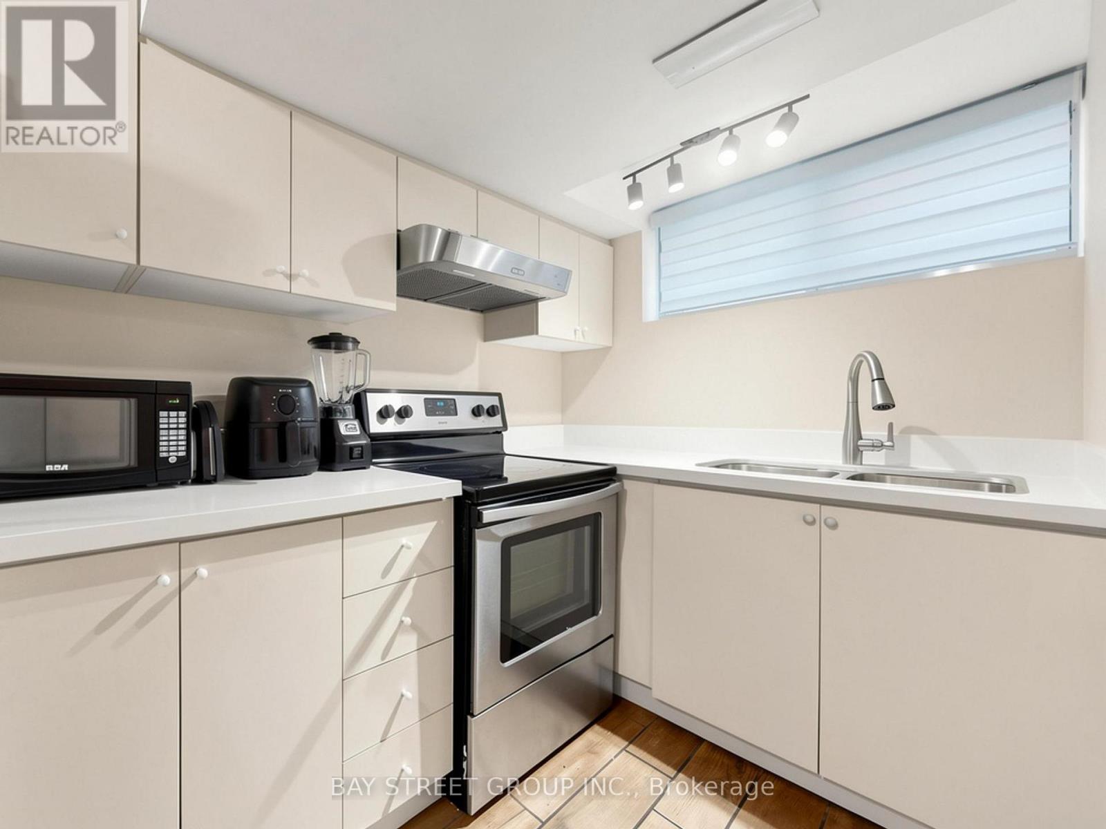 20 Edmonton Road, Toronto, Ontario  M2J 3W6 - Photo 7 - C14114920