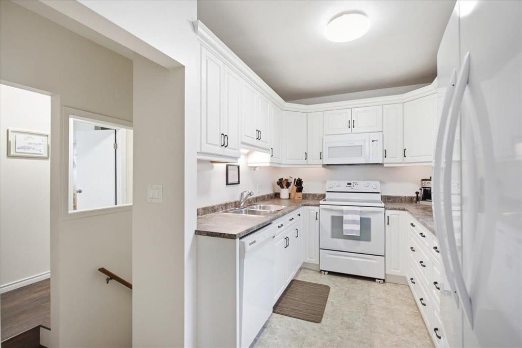431 Bertrand Street, Winnipeg, Manitoba  R2H 0P6 - Photo 7 - 202625968