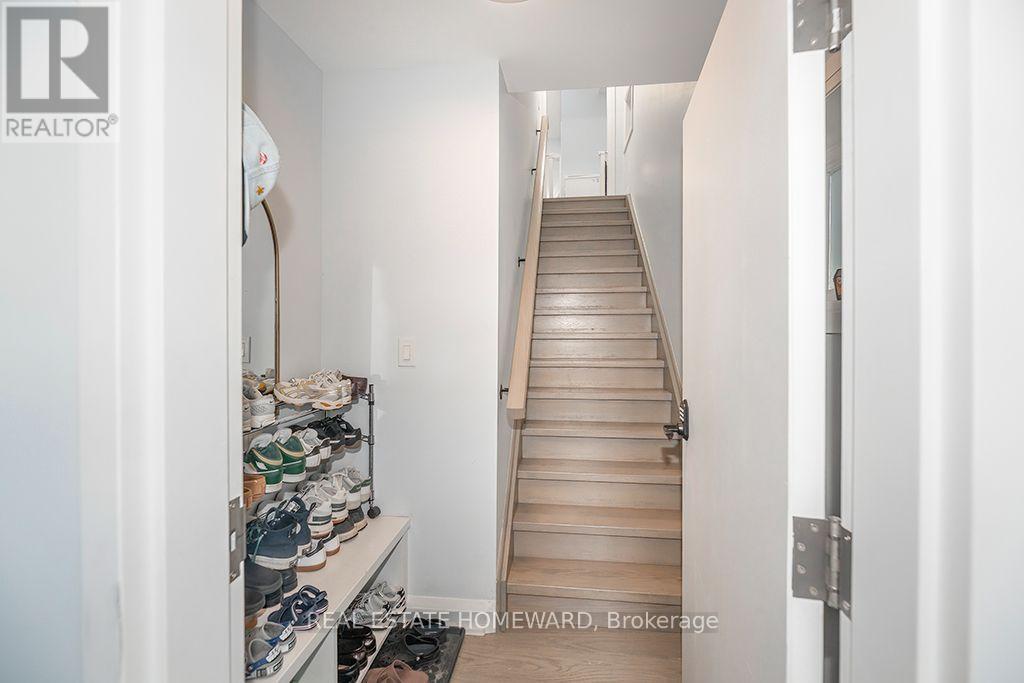 434 Victoria Park Avenue, Toronto, Ontario  M4E 3T2 - Photo 5 - E13816996