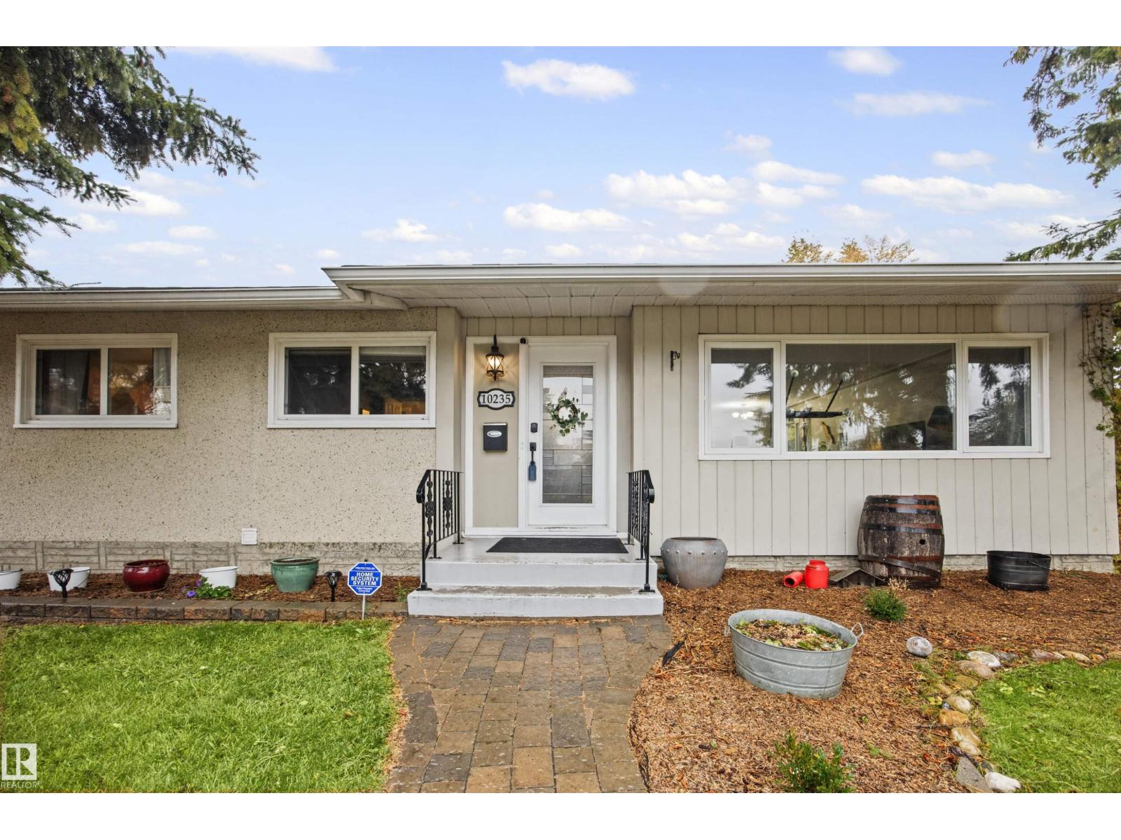 10235 Fulton Rd NW, Edmonton, Alberta  T6A 3T5 - Photo 2 - E4514236