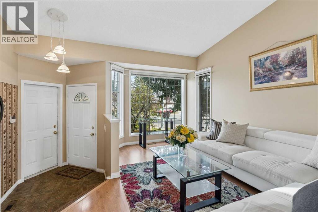 525 Shawinigan Drive SW, Calgary, Alberta  T2Y 3A3 - Photo 4 - A2348926