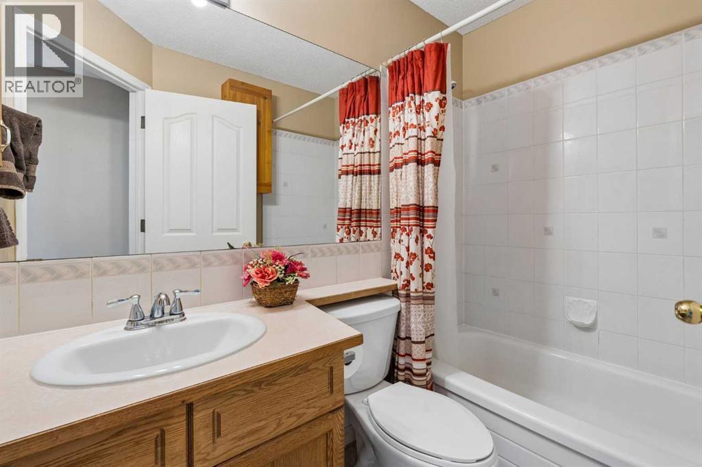 525 Shawinigan Drive SW, Calgary, Alberta  T2Y 3A3 - Photo 21 - A2348926