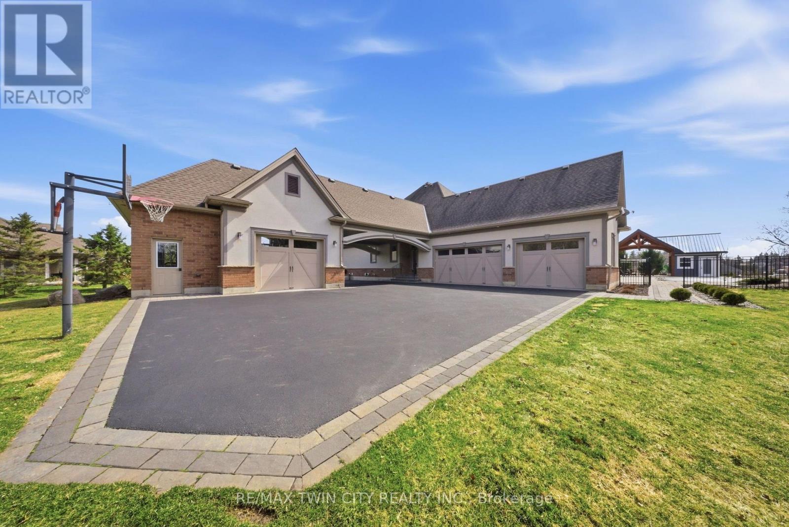 29 Wallace Court, Brantford, Ontario  N3T 5L7 - Photo 2 - X13871720