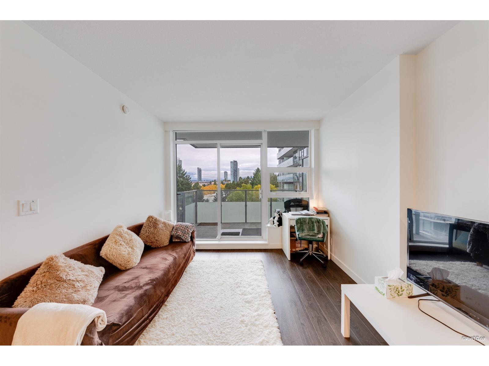 910 13768 100 Avenue, Surrey, British Columbia  V3T 0V2 - Photo 2 - R3175386