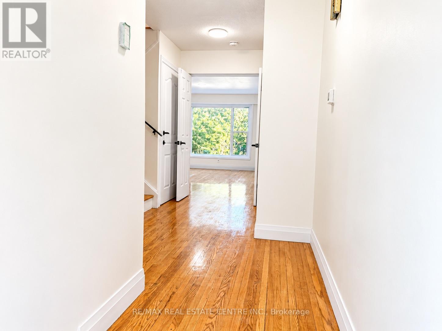 3722 Ellengale Drive, Mississauga, Ontario  L5C 1Z7 - Photo 2 - W14115140