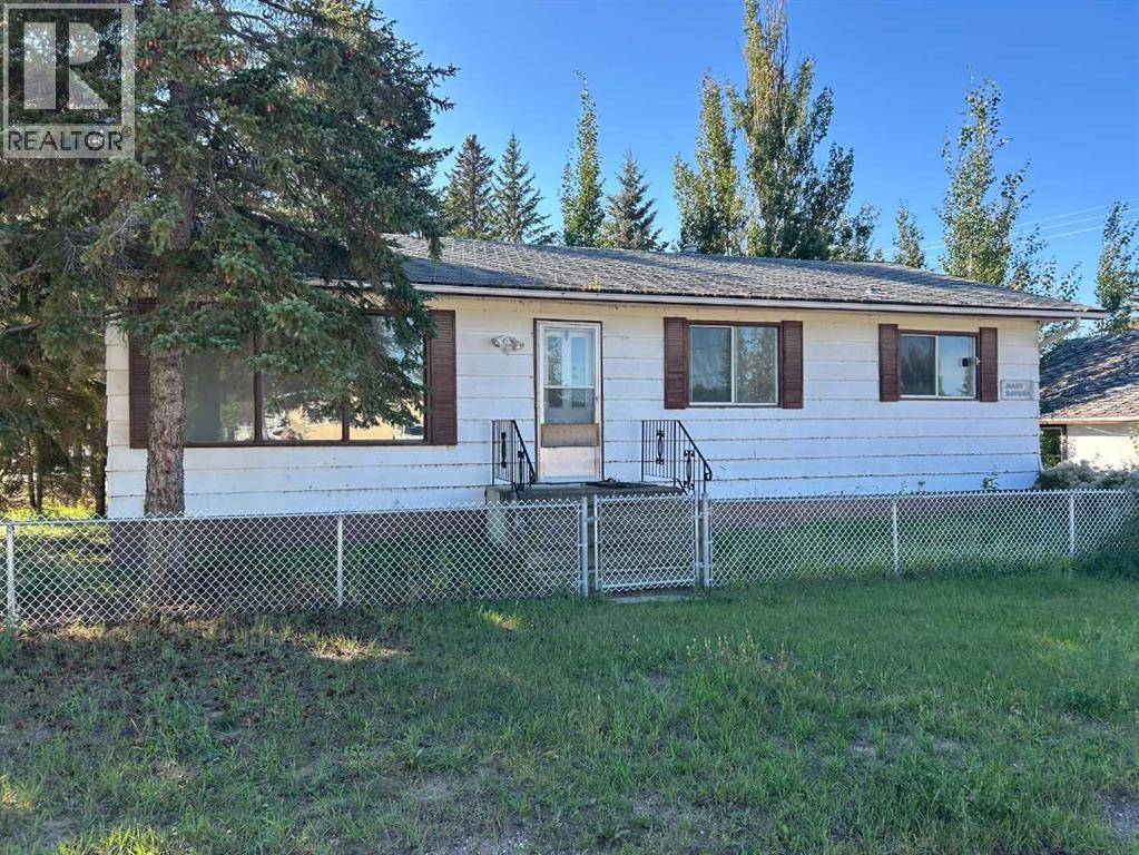 302 Main Street, Paradise Hill, Saskatchewan  S0M 2G0 - Photo 1 - A2345261