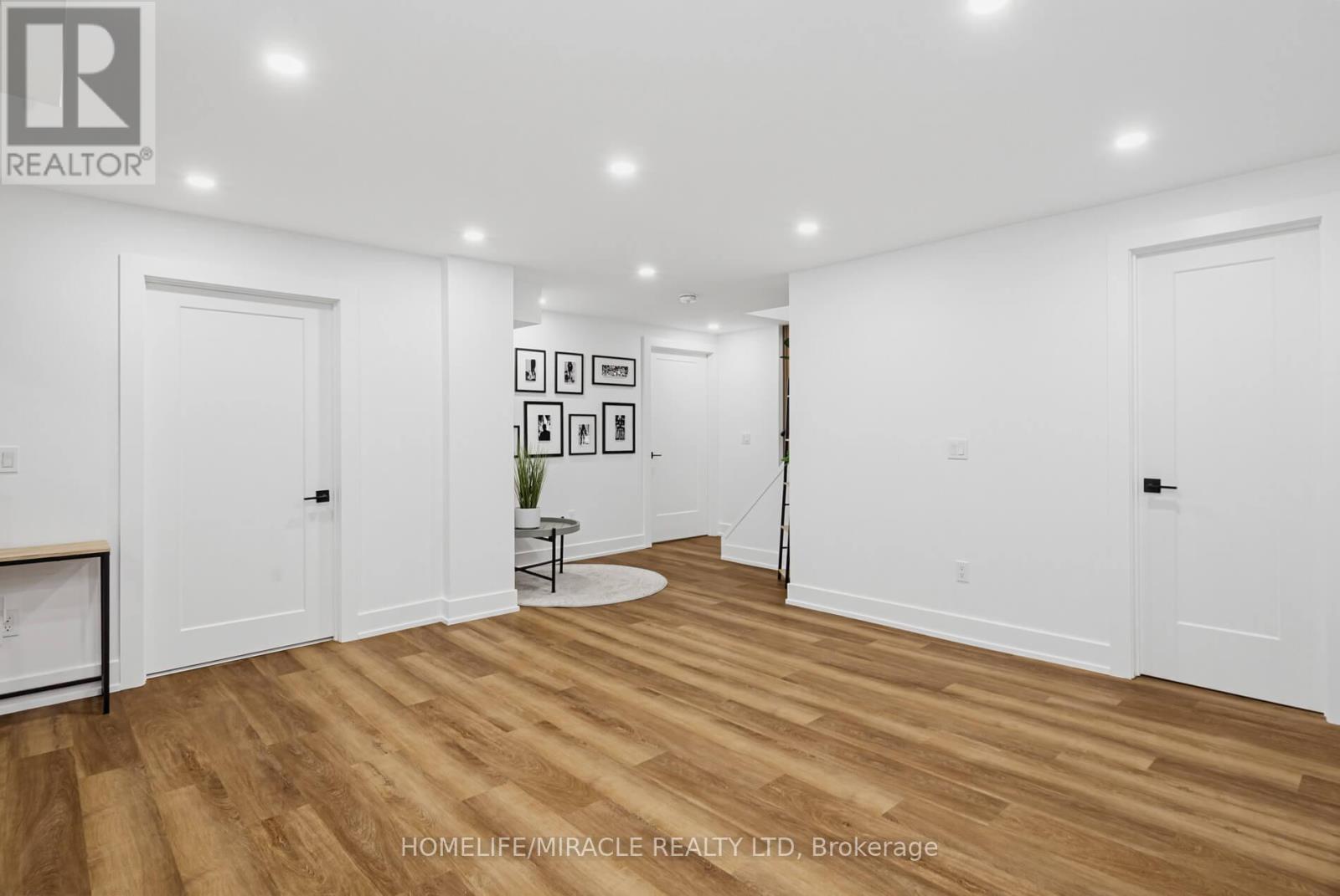 8 Laurelwood Crescent, Toronto, Ontario  M9P 1L5 - Photo 32 - W14115222