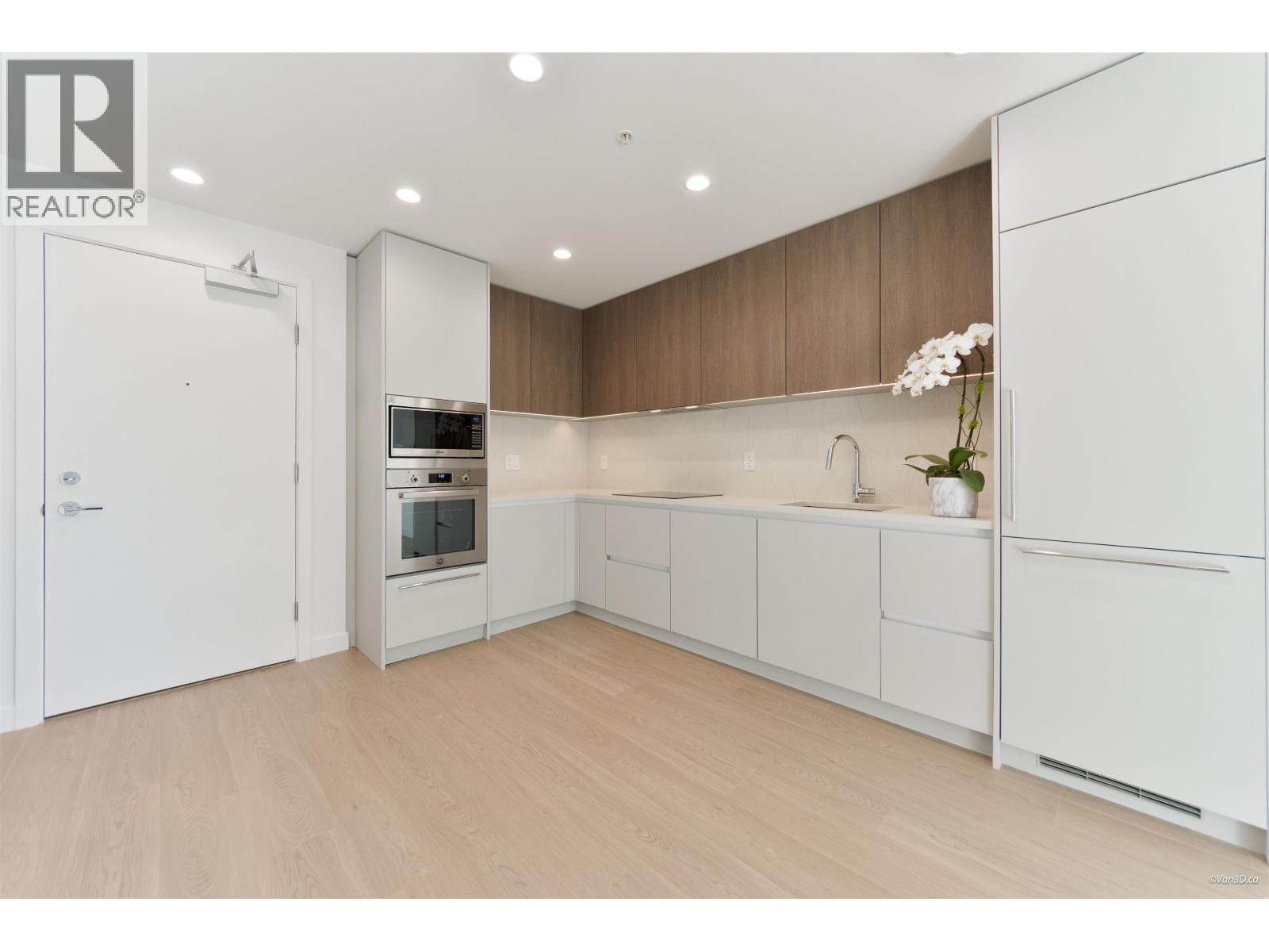 102 588 Harrison Avenue, Coquitlam, British Columbia  V3J 0R8 - Photo 2 - R3178198