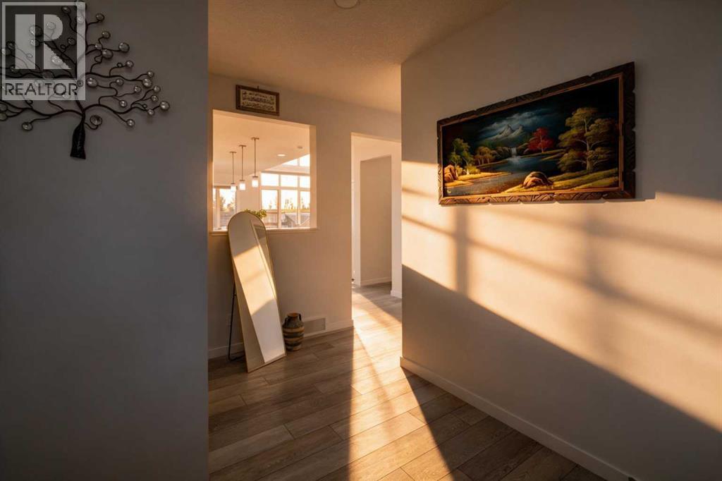 215 Mallard Grove SE, Calgary, Alberta  T3S 0B1 - Photo 2 - A2341784