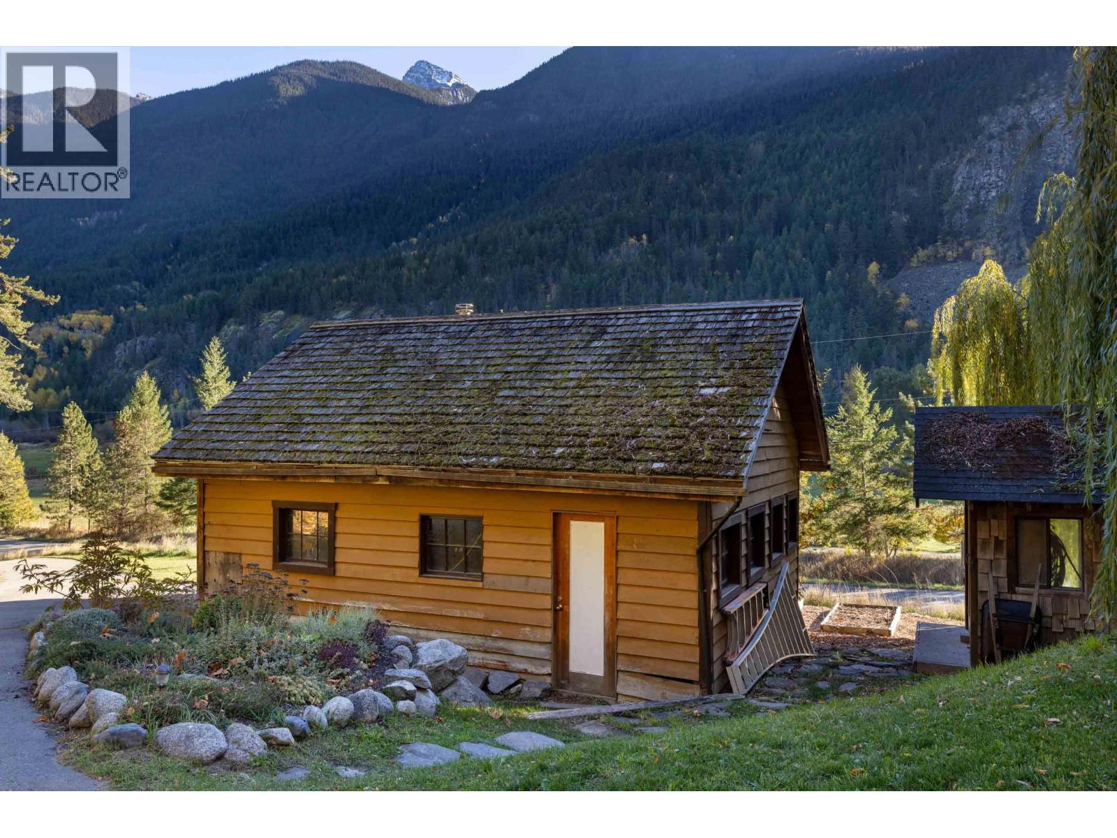 9521 Pemberton Portage Road, D'arcy, British Columbia  V0N 1L0 - Photo 32 - R3178312