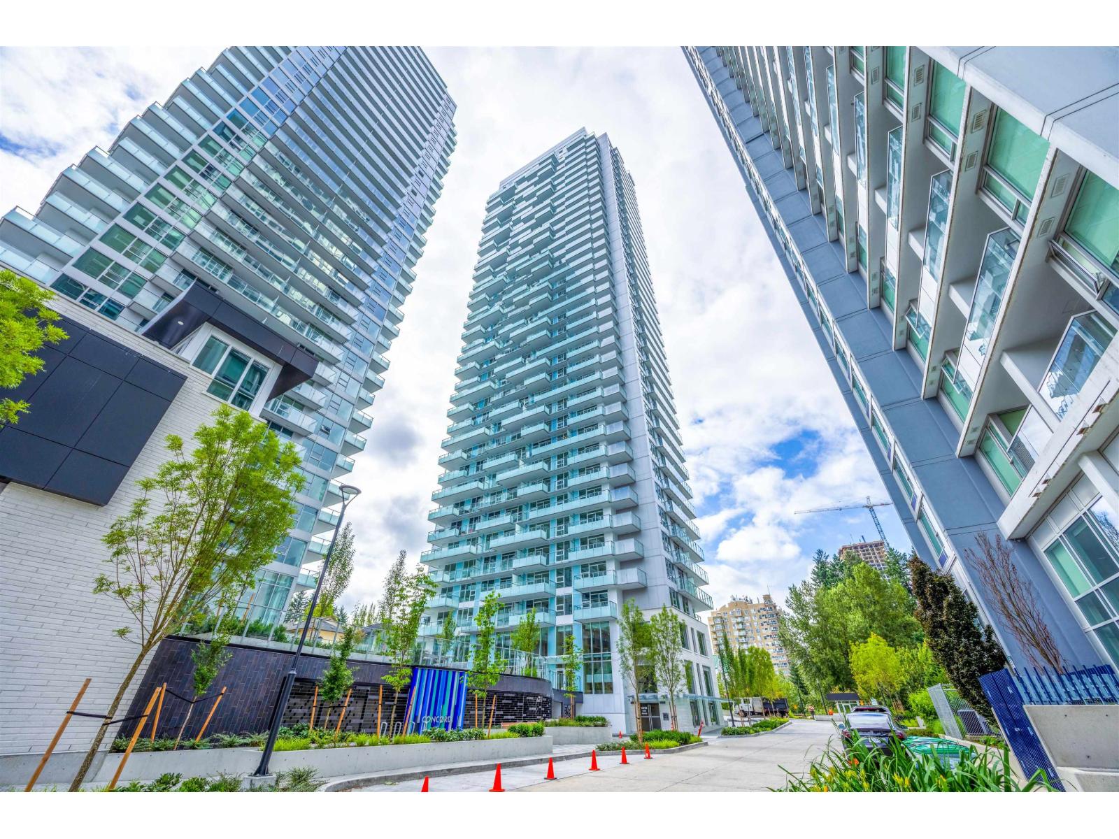 2908 13768 100 Avenue, Surrey, British Columbia  V3T 0V2 - Photo 1 - R3176204