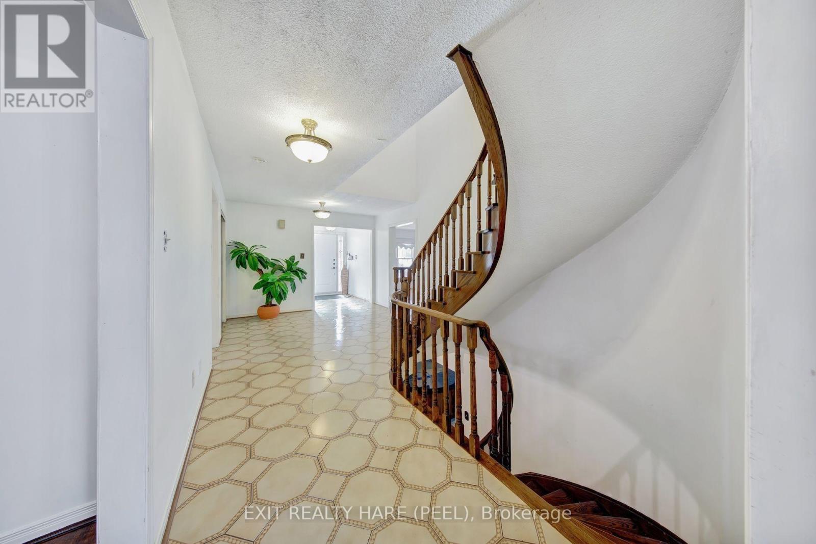 45 Mossbank Drive, Brampton, Ontario  L6W 3Y9 - Photo 23 - W14115256