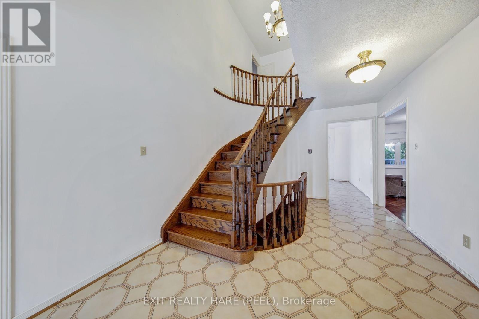 45 Mossbank Drive, Brampton, Ontario  L6W 3Y9 - Photo 26 - W14115256
