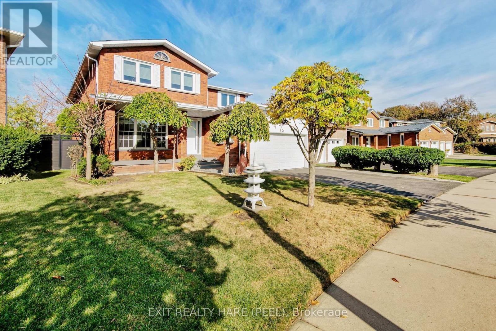 45 Mossbank Drive, Brampton, Ontario  L6W 3Y9 - Photo 3 - W14115256