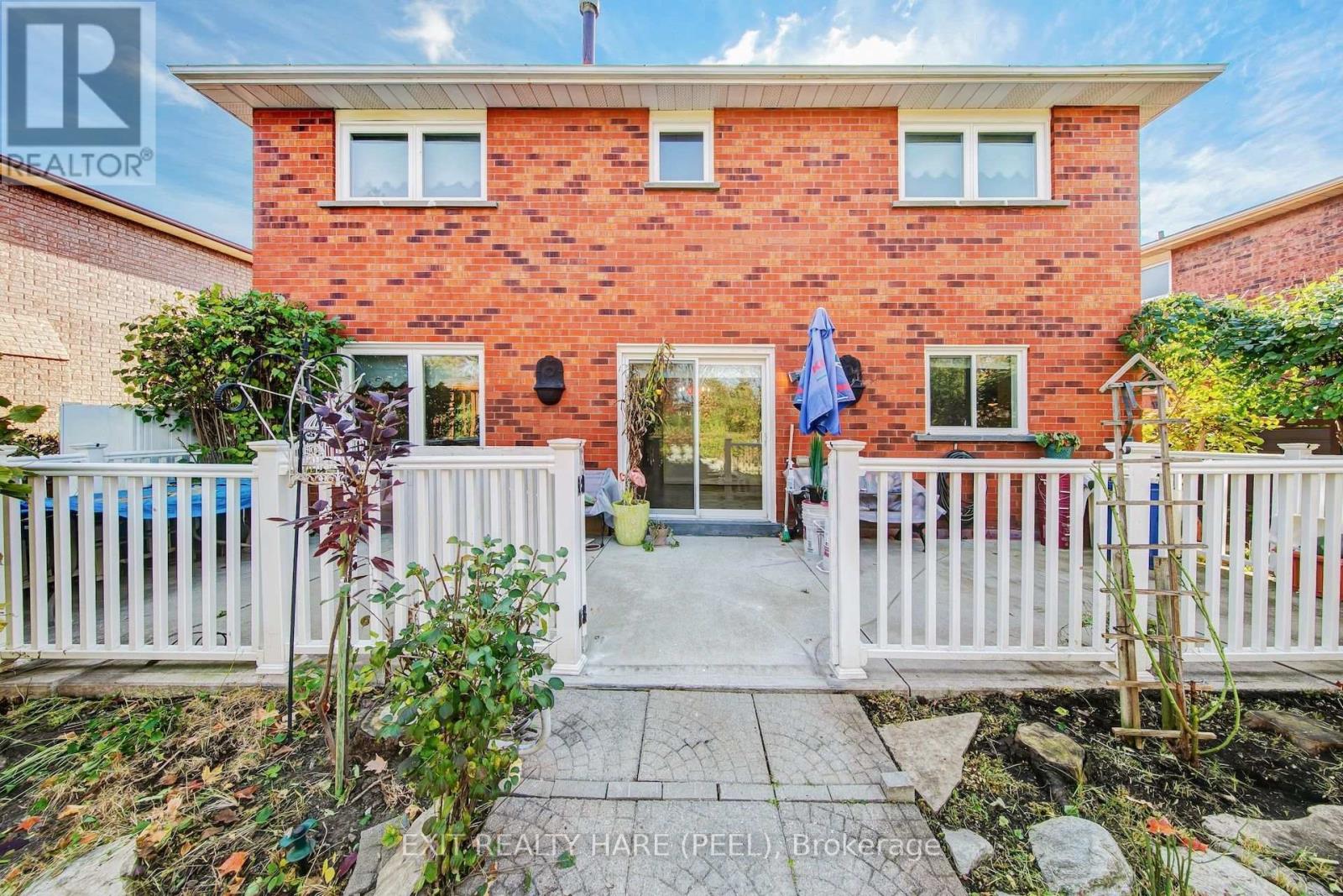 45 Mossbank Drive, Brampton, Ontario  L6W 3Y9 - Photo 47 - W14115256
