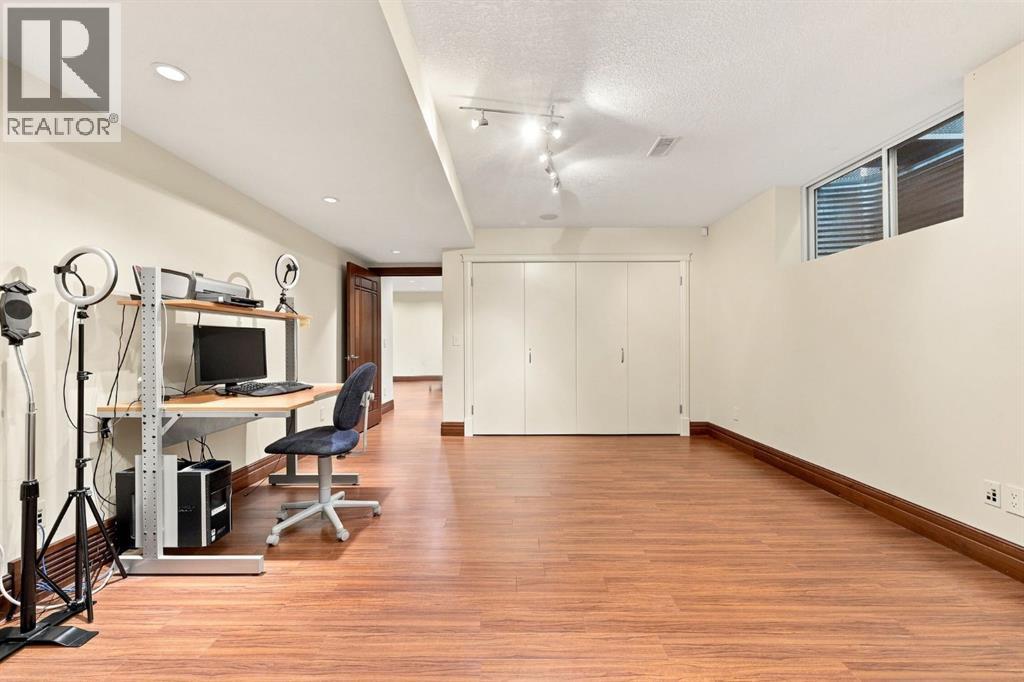 803 25 Avenue NW, Calgary, Alberta T2M 2B4 - Photo 45 - A2352761
