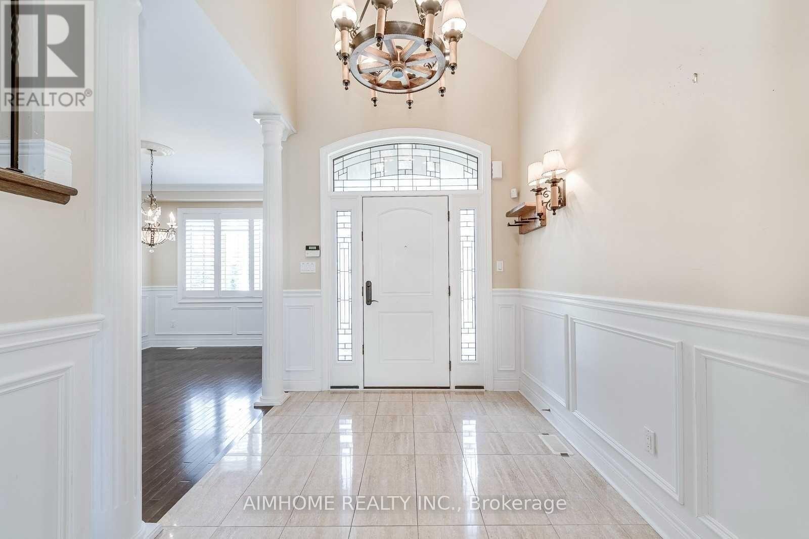2489 Lyndhurst Drive, Oakville, Ontario  L6H 7V8 - Photo 2 - W14114514